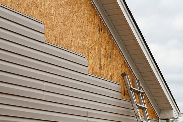 24/7 Emergency Vinyl Siding experts in Staunton, IL